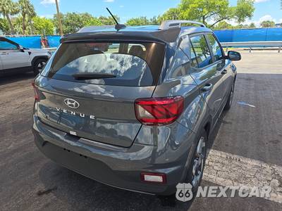 2025 Hyundai Venue SEL - zdjęcie 4 z 22 - miniatura