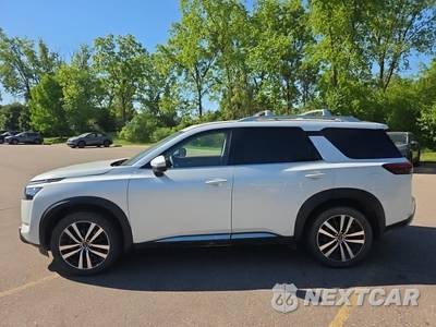 2025 Nissan Pathfinder Platinum - zdjęcie 8 z 26 - miniatura