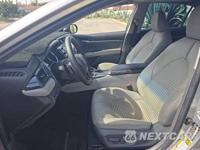 2018 Toyota Camry SE - zdjęcie 7 z 39 - miniatura