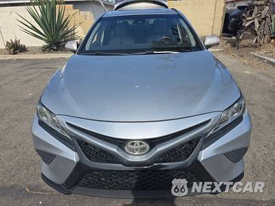 2018 Toyota Camry SE - zdjęcie 2 z 39 - miniatura