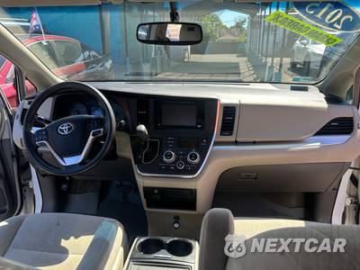2015 Toyota Sienna LE 8-Passenger 119.3" WB - zdjęcie 23 z 39 - miniatura