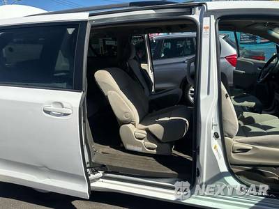 2015 Toyota Sienna LE 8-Passenger 119.3" WB - zdjęcie 35 z 39 - miniatura