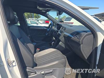 2022 Volkswagen Tiguan SE R-Line Black - zdjęcie 8 z 26 - miniatura
