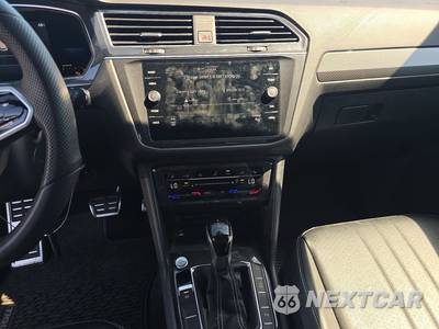 2022 Volkswagen Tiguan SE R-Line Black - zdjęcie 11 z 26 - miniatura