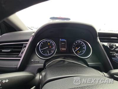2019 Toyota Camry SE - zdjęcie 12 z 41 - miniatura