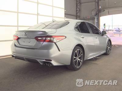 2019 Toyota Camry SE - zdjęcie 4 z 41 - miniatura