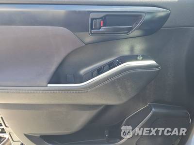 2023 Toyota Highlander L - zdjęcie 9 z 24 - miniatura