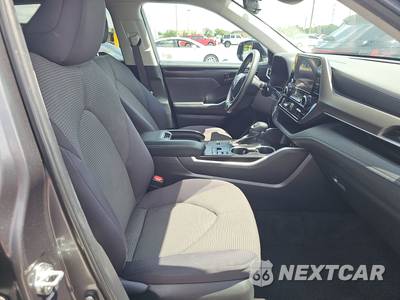 2023 Toyota Highlander L - zdjęcie 8 z 24 - miniatura
