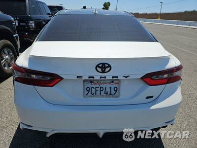 2022 Toyota Camry SE - zdjęcie 5 z 74 - miniatura