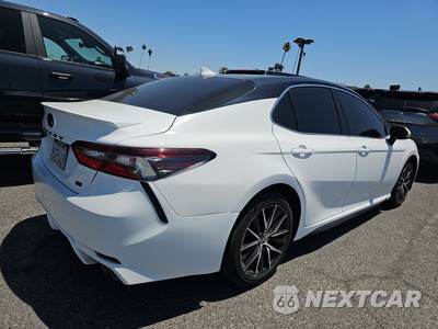2022 Toyota Camry SE - zdjęcie 4 z 74 - miniatura