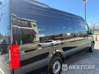 2026 Mercedes-Benz Sprinter 2500 Passenger Van 170.0" WB - zdjęcie 14 z 38 - miniatura