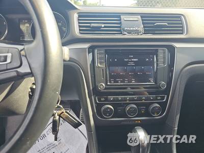 2018 Volkswagen Passat 2.0T R-Line - zdjęcie 11 z 21 - miniatura
