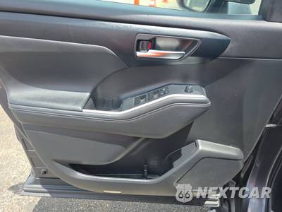 2022 Toyota Highlander XLE - zdjęcie 9 z 28 - miniatura
