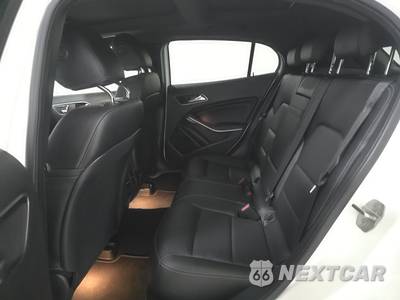 2020 Mercedes-Benz GLA 250 4MATIC - zdjęcie 13 z 36 - miniatura
