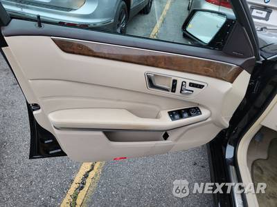 2016 Mercedes-Benz E 350 Luxury 4MATIC Sedan - zdjęcie 9 z 23 - miniatura