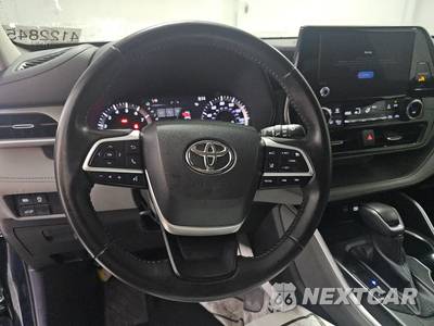 2023 Toyota Highlander LE - zdjęcie 10 z 33 - miniatura
