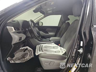 2023 Toyota Highlander LE - zdjęcie 7 z 33 - miniatura