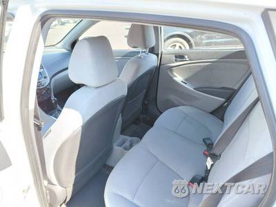 2013 Hyundai Accent SE Hatchback - zdjęcie 10 z 21 - miniatura