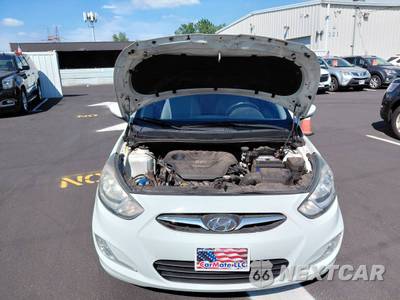 2013 Hyundai Accent SE Hatchback - zdjęcie 11 z 21 - miniatura