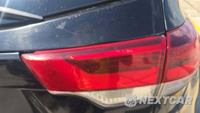 2019 Toyota Highlander SE - zdjęcie 26 z 29 - miniatura