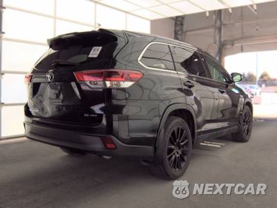 2019 Toyota Highlander SE - zdjęcie 4 z 29 - miniatura