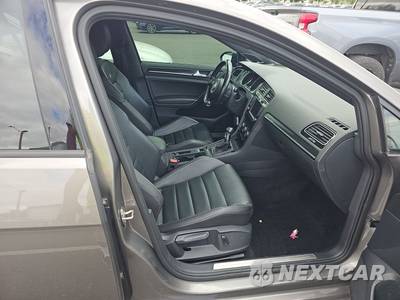 2017 Volkswagen Golf R Hatchback w/DCC & Navigation - zdjęcie 8 z 46 - miniatura