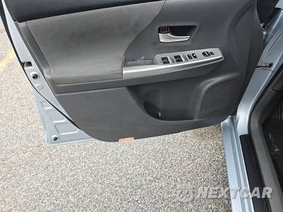 2012 Toyota Prius v Five - zdjęcie 3 z 11 - miniatura