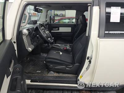 2012 Toyota FJ Cruiser w/Rear Doors - zdjęcie 7 z 30 - miniatura