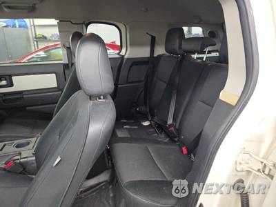 2012 Toyota FJ Cruiser w/Rear Doors - zdjęcie 13 z 30 - miniatura