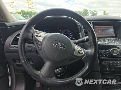 2017 INFINITI QX70 - zdjęcie 10 z 23 - miniatura