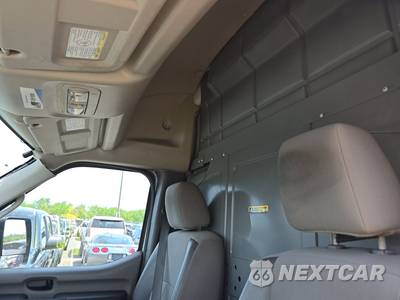 2013 Nissan NV2500 HD Cargo S High Roof 146.1" WB - zdjęcie 18 z 48 - miniatura