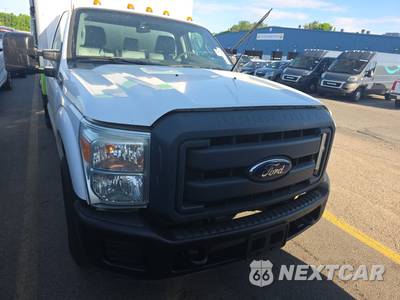 2014 Ford Super Duty F-350 Cab Chassis XL Regular Cab - zdjęcie 2 z 31 - miniatura