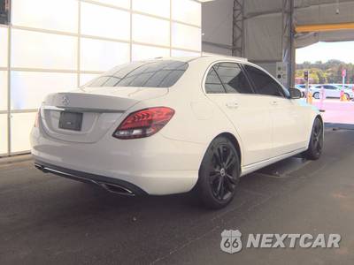 2017 Mercedes-Benz C 300 Sedan - zdjęcie 4 z 22 - miniatura