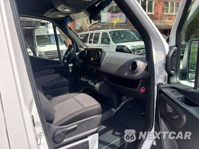 2026 Mercedes-Benz Sprinter 2500 Passenger Van 144.0" WB - zdjęcie 15 z 17 - miniatura