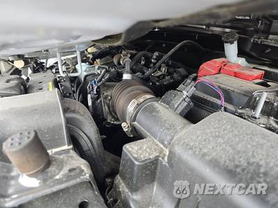 2025 Nissan Versa SR - zdjęcie 15 z 17 - miniatura