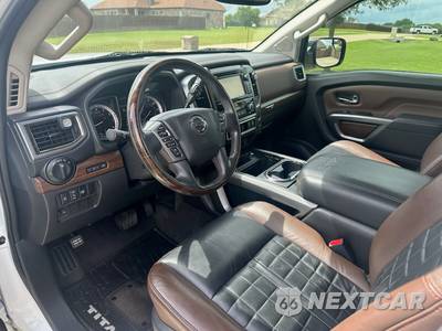 2018 Nissan TITAN Platinum Reserve Crew Cab Short Bed - zdjęcie 9 z 20 - miniatura