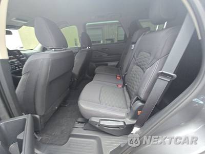 2025 Nissan Pathfinder S - zdjęcie 13 z 20 - miniatura