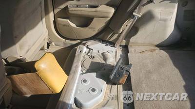 2011 Nissan Versa 1.8 S Hatchback - zdjęcie 29 z 31 - miniatura