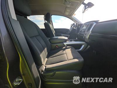 2017 Nissan TITAN SV Crew Cab Short Bed - zdjęcie 8 z 31 - miniatura