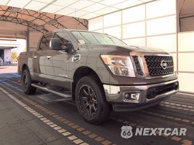 2017 Nissan TITAN SV Crew Cab Short Bed - zdjęcie 3 z 31 - miniatura