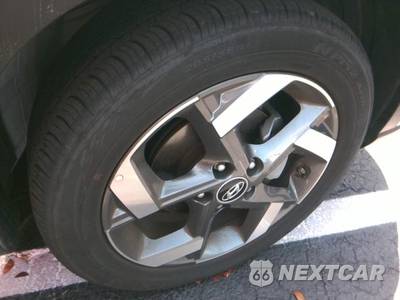 2025 Hyundai Venue SEL - zdjęcie 20 z 24 - miniatura