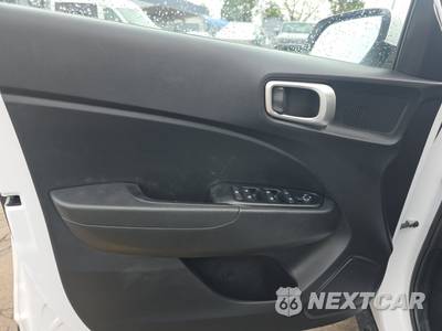 2026 Hyundai Venue SEL - zdjęcie 9 z 28 - miniatura
