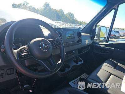 2023 Mercedes-Benz Sprinter 4500 Cab Chassis DRW - zdjęcie 6 z 9 - miniatura