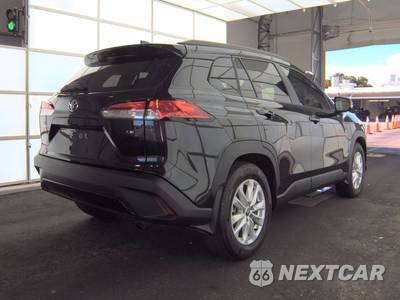 2024 Toyota Corolla Cross LE - zdjęcie 4 z 20 - miniatura