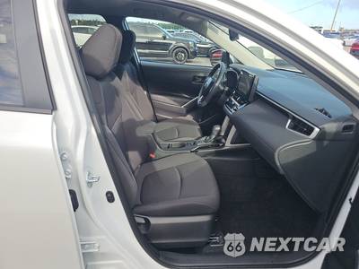 2024 Toyota Corolla Cross LE - zdjęcie 8 z 21 - miniatura