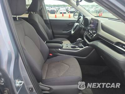 2023 Toyota Highlander LE - zdjęcie 8 z 27 - miniatura