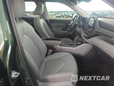 2025 Toyota Highlander Hybrid XLE - zdjęcie 8 z 23 - miniatura