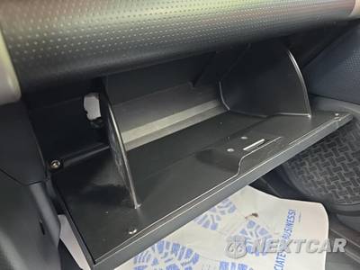 2014 Toyota FJ Cruiser w/Rear Doors - zdjęcie 21 z 25 - miniatura