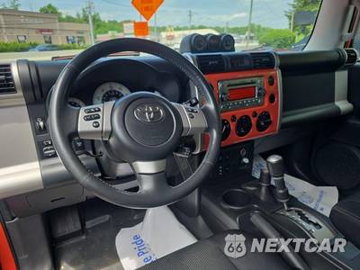 2014 Toyota FJ Cruiser w/Rear Doors - zdjęcie 14 z 25 - miniatura