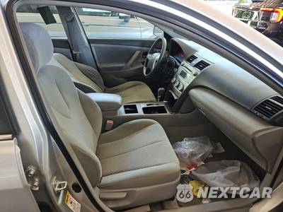 2009 Toyota Camry LE - zdjęcie 8 z 34 - miniatura